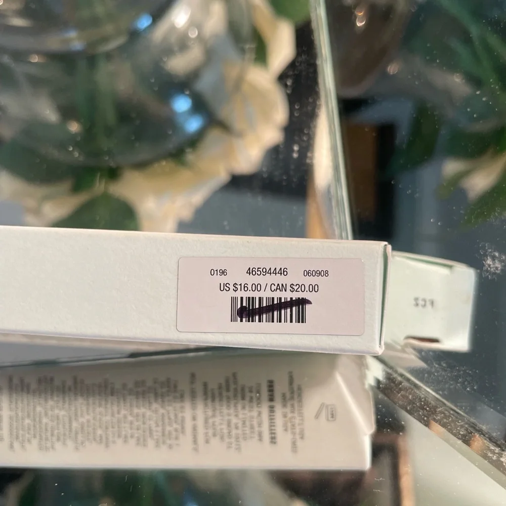 ✨🆕✨💄URBAN OUTFITTERS “ohii”True Matte Lipstick - ICON - .26 oz